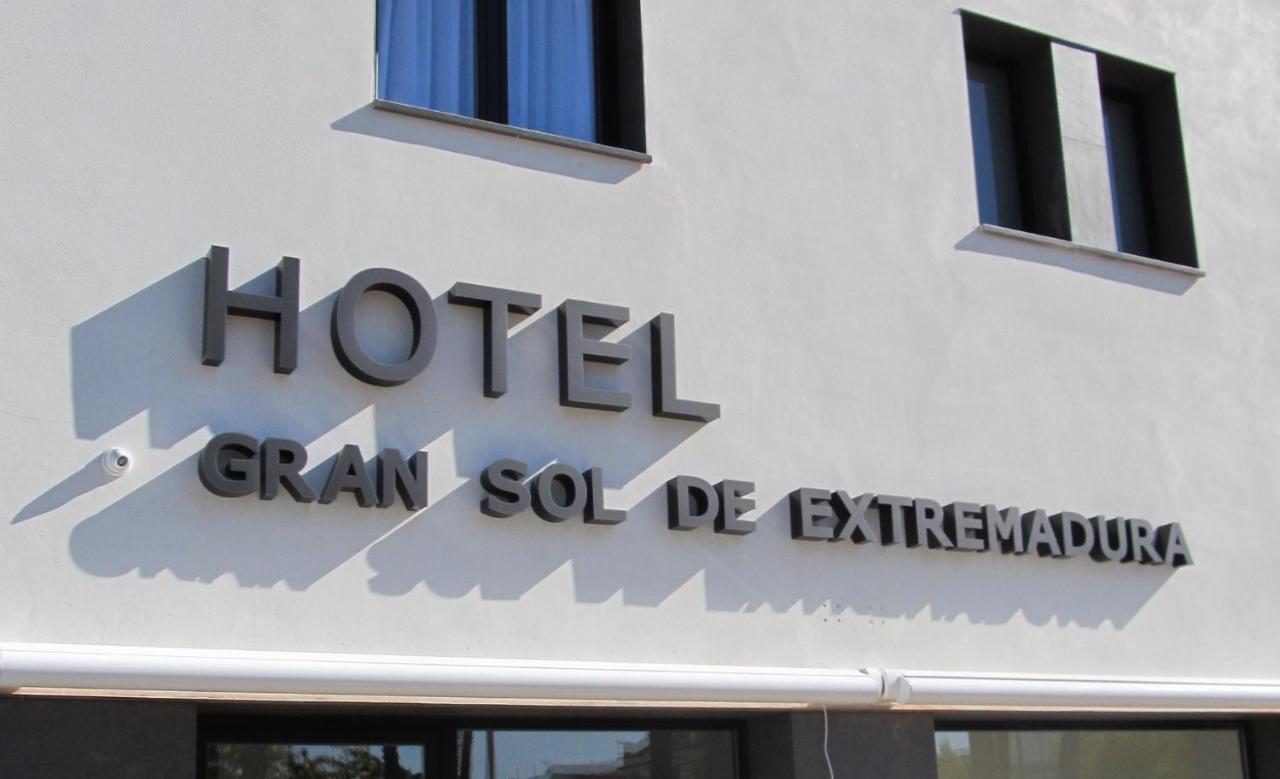 Hotel Gran Sol De Extremadura Монтіхо Екстер'єр фото